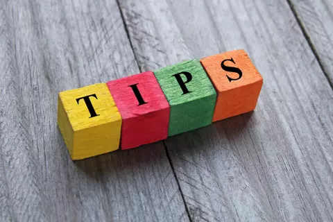 4 Blokken die het woord TIPS spellen